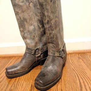 Frye Harness 15r never worn